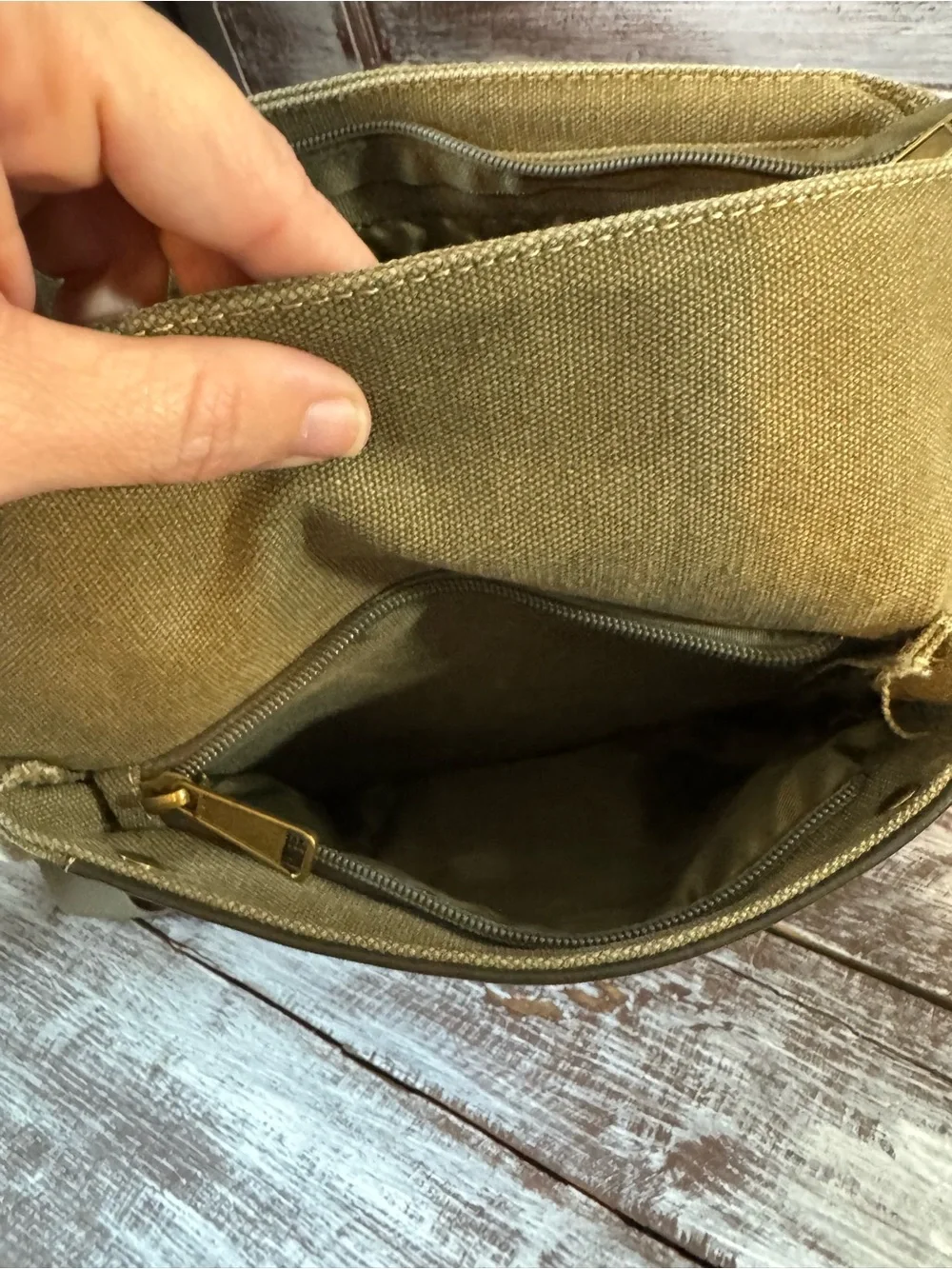 Canvas Crossbody Bag in Olive Green